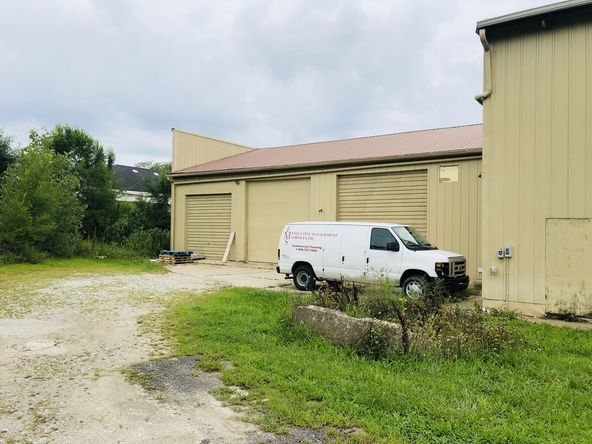 Great Redevelopment or Value-added Opportunity: 959 2nd St, Columbus, IN 47201